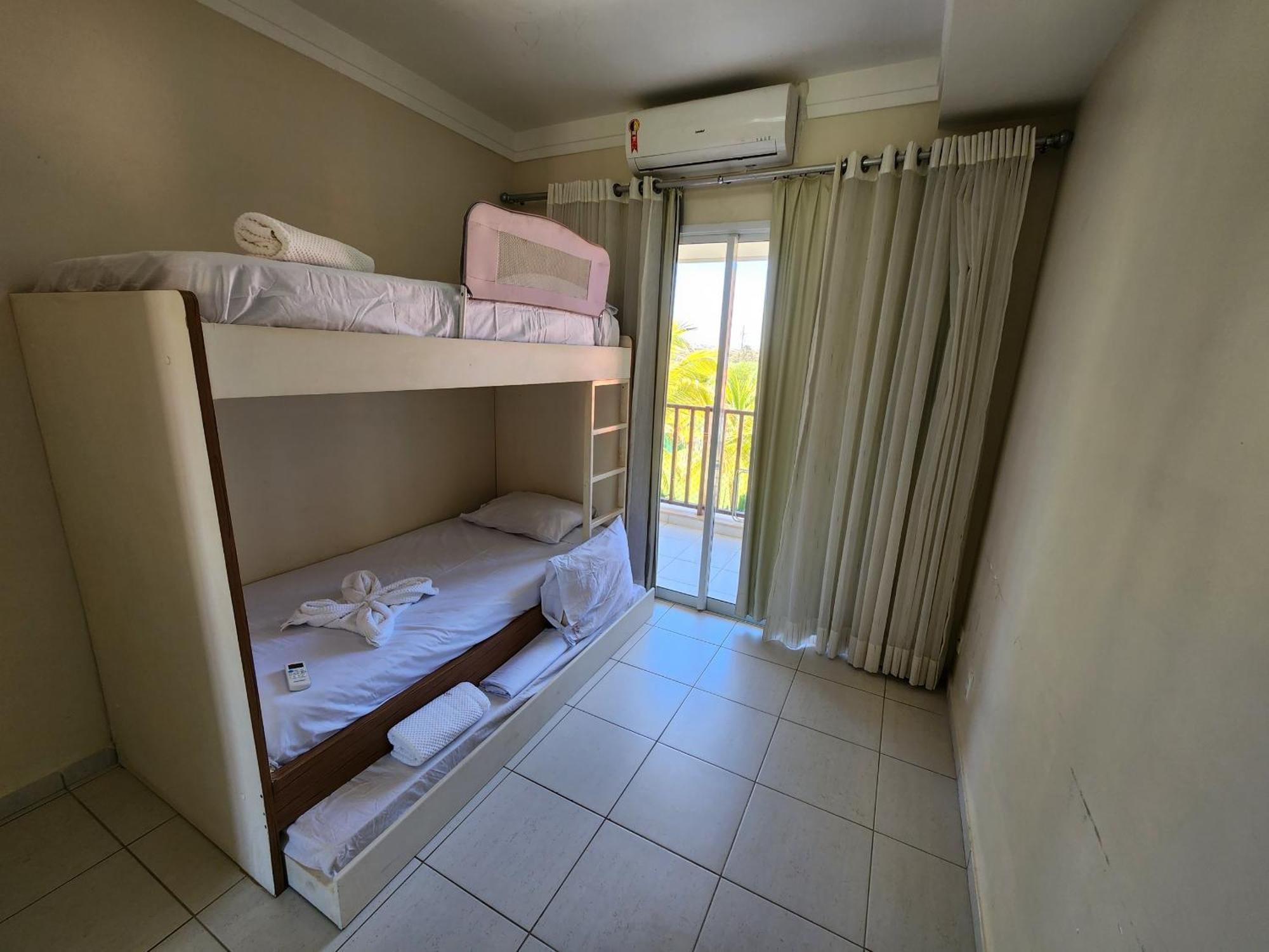 Living - Com 2 Quartos - Pe Na Areia